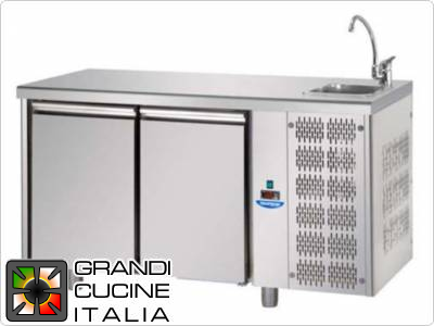  Refrigerated counters - GN 1/1 - Temperature 0°C / +10°C - Two doors - Engine compartment on the right - Worktop with sink - Ventilated cooling