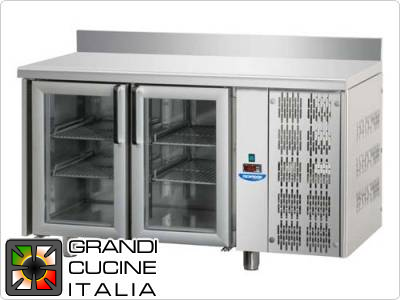  Refrigerated counters - GN 1/1 - Temperature 0°C / +10°C - Two doors - Engine compartment on the right - Worktop with splashback  - Ventilated cooling -  Glass doors