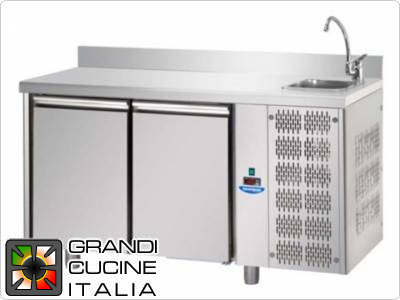  Refrigerated counters - GN 1/1 - Temperature 0°C / +10°C - Two doors - Engine compartment on the right - Worktop with sink and backsplash - Ventilated cooling