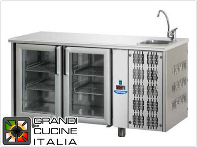  Refrigerated counters - GN 1/1 - Temperature 0°C / +10°C - Two doors - Engine compartment on the right - Worktop with sink - Ventilated cooling -  Glass doors