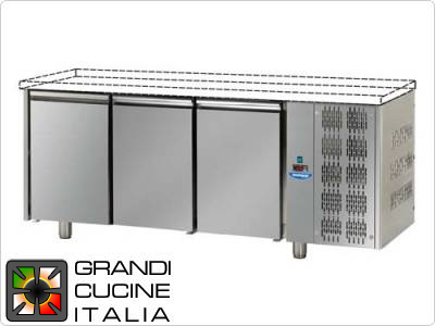 Refrigerated counter - Depth 60 Cm - Temperature 0°C / +10°C - Three Doors - Engine compartment on the right - Without worktop - Ventilated Refrigeration