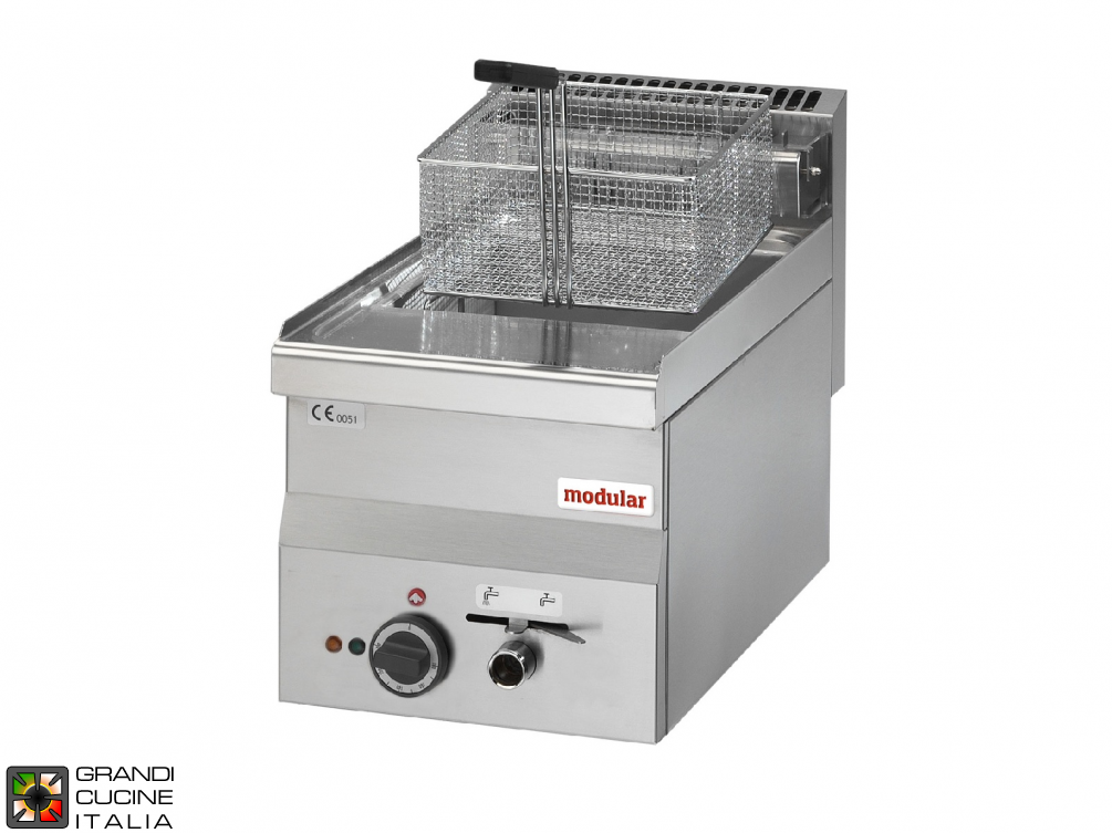  Electric fryer - 1 well, 10 Lt. capacity, supplied with basket - 400V