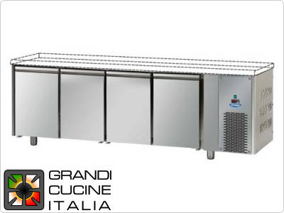  Refrigerated counters - GN 1/1 - Temperature -18°C / -22°C - Four doors - Engine compartment on the right - Without worktop