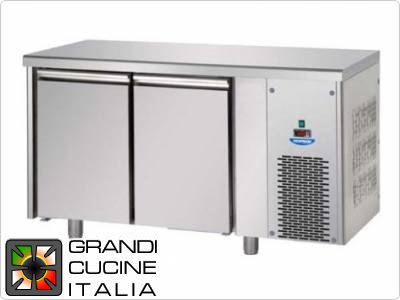  Refrigerated counters - GN 1/1 - Temperature -18°C / -22°C - Two doors - Engine compartment on the right - Smooth worktop