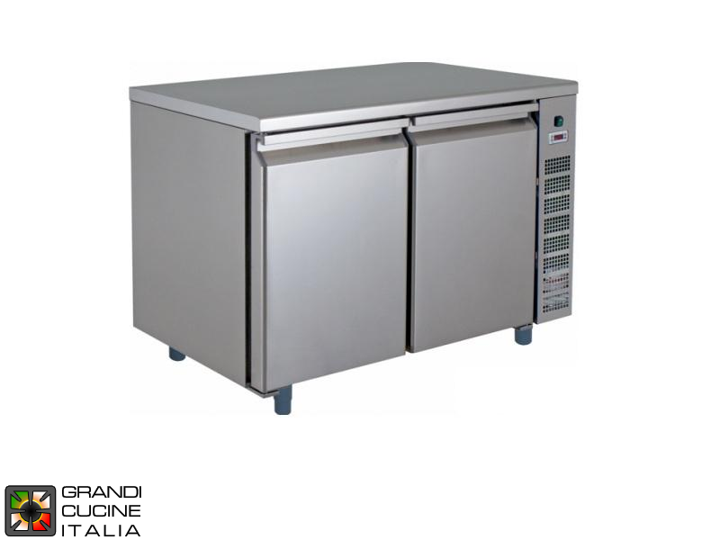 Tavolo frigorifero - GN 1/1 - Temperatura -2°C / +8°C - Due sportelli - Vano motore Destro - Piano di lavoro Liscio - Refrigerazione Ventilata